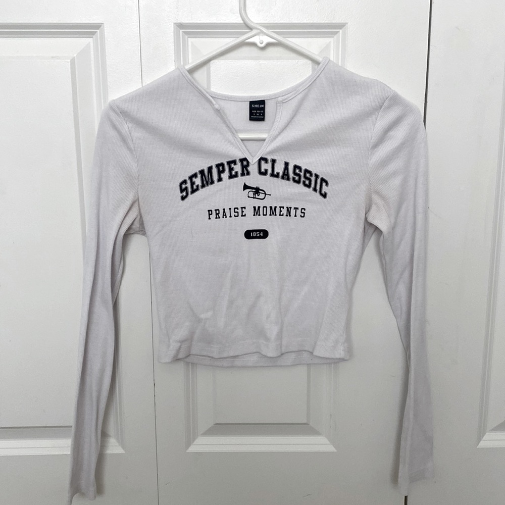 white long sleeve crop top
